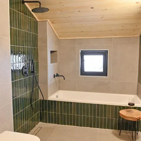 Ξενοδοχείο με διαμερίσματα Marand Boutique 4*